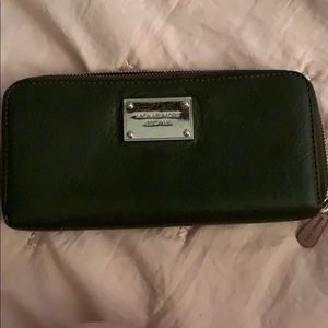 Good used condition Michael Kors wallet